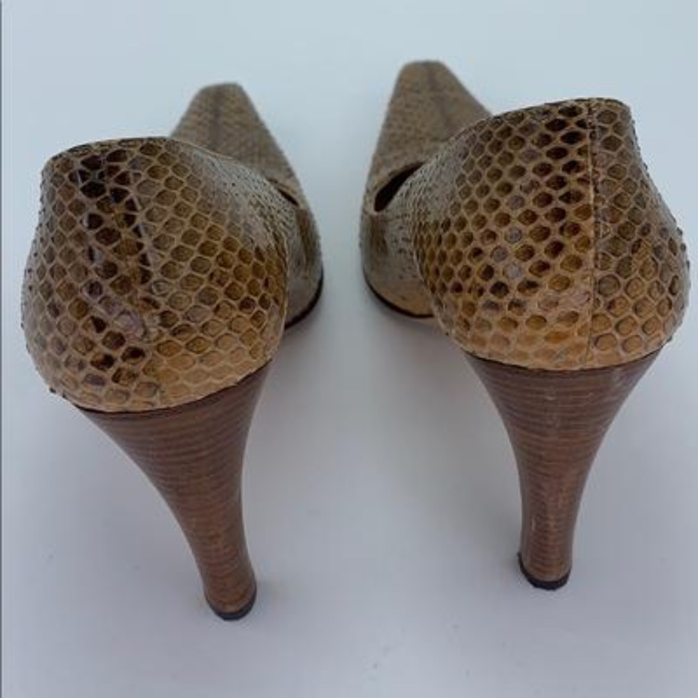 Authentic Gucci Snakeskin Stilettos with wood - Picture 8 of 10